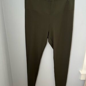LOFT‎ Green Leggings with Smooth Stretchy Texture and Form-Fitting Style